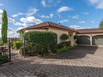 145 Clarence Street, Hamilton Lake, Hamilton