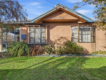 55 Royal Crescent, Saint Kilda, Dunedin