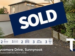 2/20 Sycamore Drive, Sunnynook, Auckland