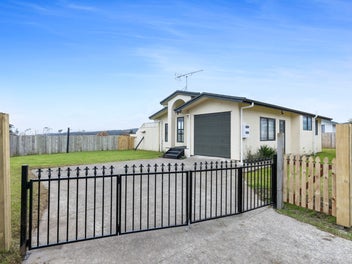 31F Springs Road, Parakai, Helensville