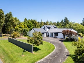 1298 Egmont Road, Inglewood