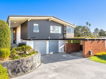 12 Burford Place, Mellons Bay, Auckland