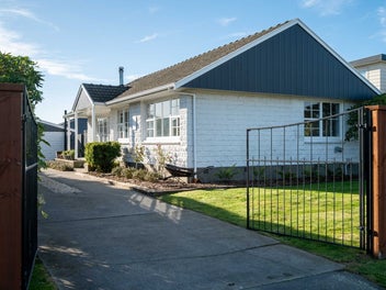 8 Denise Crescent, Hornby, Christchurch