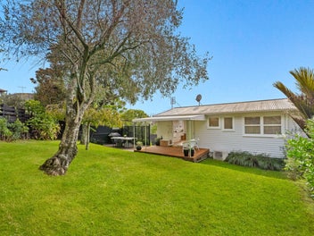 2/19 Bishopgate Street, Birkdale, Auckland