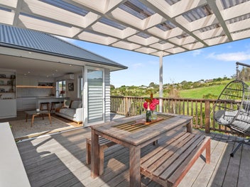 31 Apirana Avenue, Glen Innes, Auckland