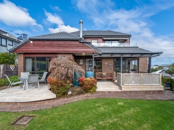 1/2 Basilton Close, Bucklands Beach, Auckland