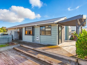 30 Eruini Street, Waikanae Beach, Waikanae