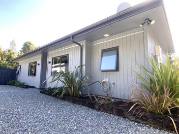 8 Jackson Place, Hokitika