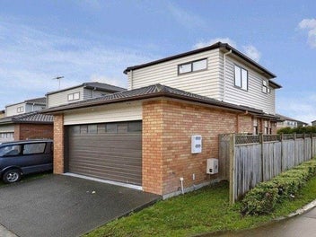 17 Agapanthus Place, Flat Bush, Auckland