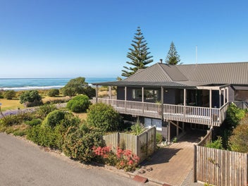 1 Buxton Place, Gore Bay, Cheviot