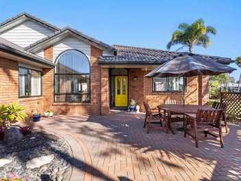 15 Tington Avenue, Wattle Downs, Auckland