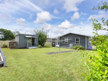 20 Rosewarne Crescent, Glendene, Auckland