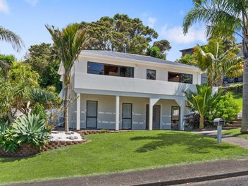 31 Noeleen Street, Glenfield, Auckland