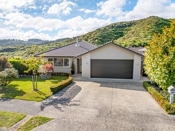 48 King Charles Drive, Kingsley Heights, Upper Hutt