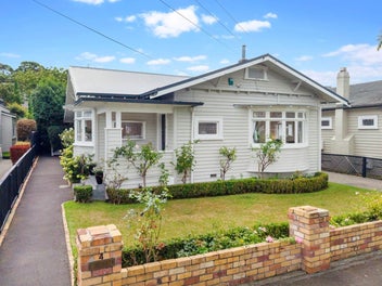 4 Adam Street, Greenlane, Auckland