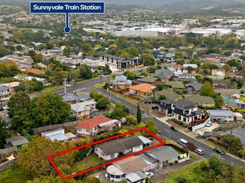 2/18 Wattle Road, Sunnyvale, Auckland