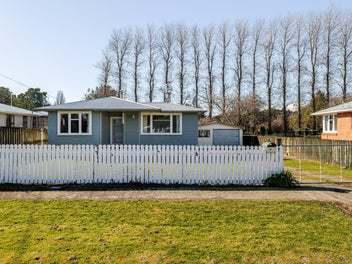 16 Hamilton Street, Pahiatua