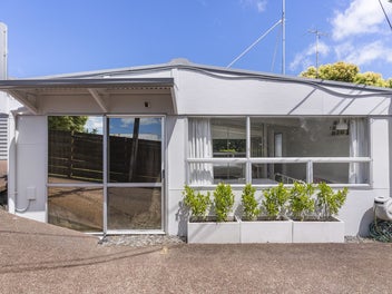2/58 Birkdale Road, Birkdale, Auckland