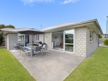 128 Rowesdale Drive, Ohauiti, Tauranga