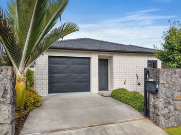 4B Lillian Place, Orewa, Orewa