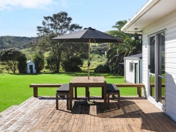 50 Awaroa Road, Sunnyvale, Auckland