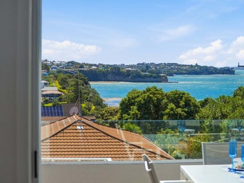1/22 Rothesay Bay Road, Rothesay Bay, Auckland