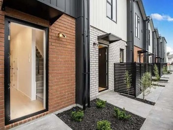 6/33 Roberton Road, Avondale, Auckland