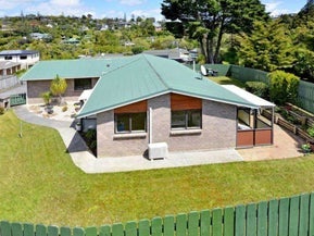 12E Relko Crescent, Torbay, Auckland
