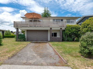 11 Nisbet Terrace, Kinloch, Taupō