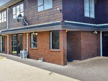 2/23 Queen Mary Avenue, Epsom, Auckland