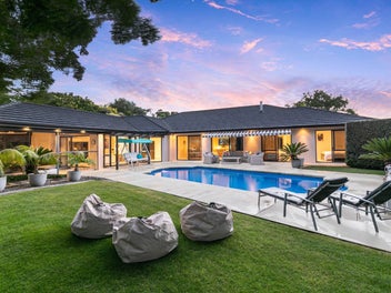 21A Wainoni Heights, Greenhithe, Auckland