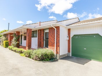 8A Beauchamp Street, Karori, Wellington
