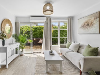 3/10A Meeanee Quay, Westshore, Napier