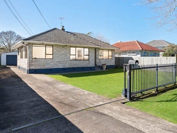 631 Te Atatu Road, Te Atatu Peninsula, Auckland