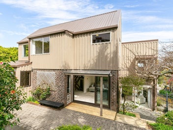 7 Nadia Grove, Khandallah, Wellington