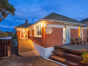 132 Centennial Avenue, Helensburgh, Dunedin