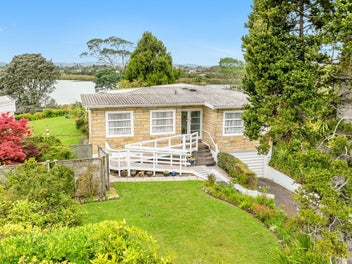 14 Lucas Place, Weymouth, Auckland