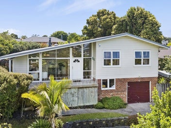 61 Beechdale Crescent, Pakuranga Heights, Auckland