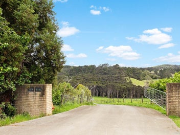 53 Arrowsmith Road, Waitākere, Auckland