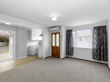 8A Stamford Grove, Avalon, Lower Hutt