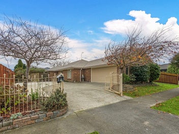 35 Boston Parade, Kelvin Grove, Palmerston North