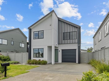 5 Parkmore Drive, Rosehill, Papakura