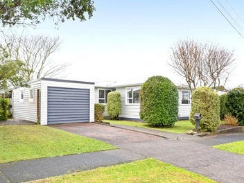 9 Elm Grove, Westown, New Plymouth
