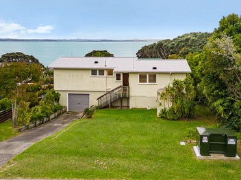 40 Pacific Parade, Army Bay, Whangaparaoa