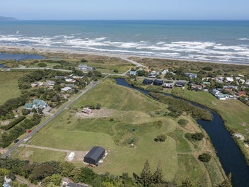 12 Atkinson Avenue, Ōtaki Beach, Ōtaki