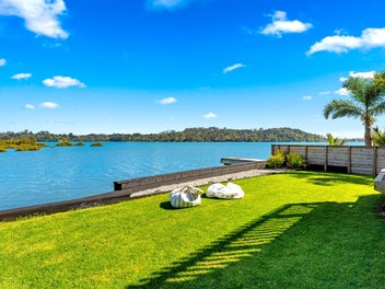 38 The Terrace, Herald Island, Auckland