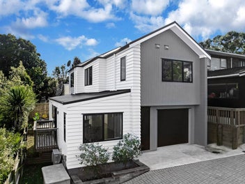 14A Oaktree Avenue, Browns Bay, Auckland