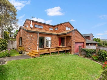 1/3 Cleve Road, Green Bay, Auckland