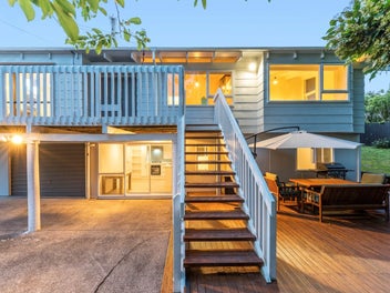 45 Cliff View Drive, Green Bay, Auckland