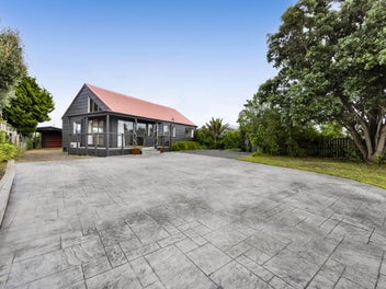 9 Pohutukawa Drive, Opunake